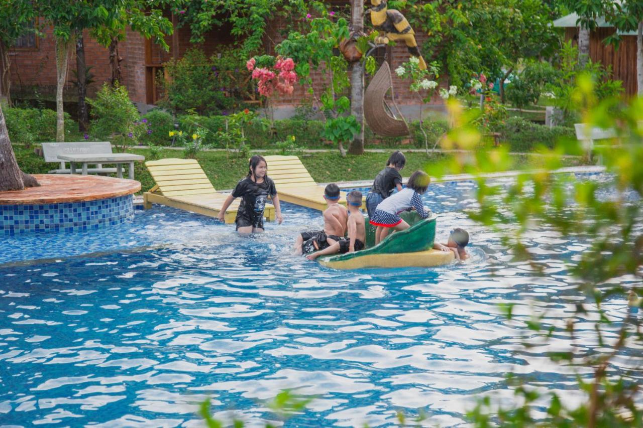 Phu Quoc Valley Sen Bungalow Exterior photo