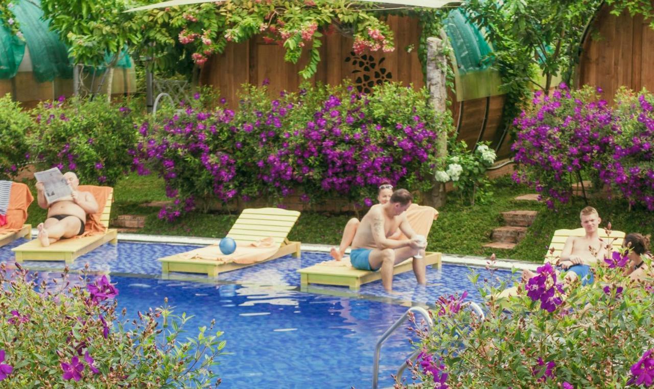 Phu Quoc Valley Sen Bungalow Exterior photo