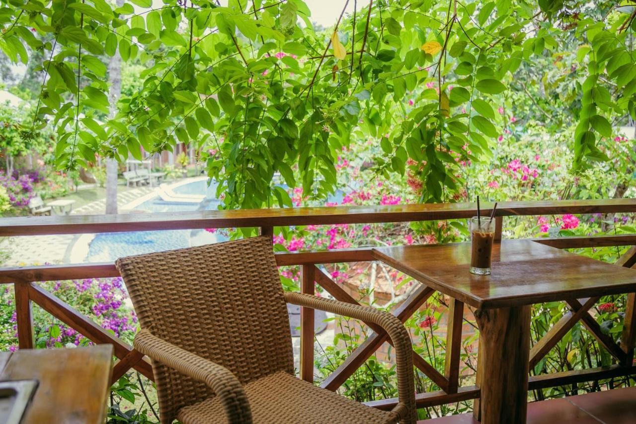 Phu Quoc Valley Sen Bungalow Exterior photo