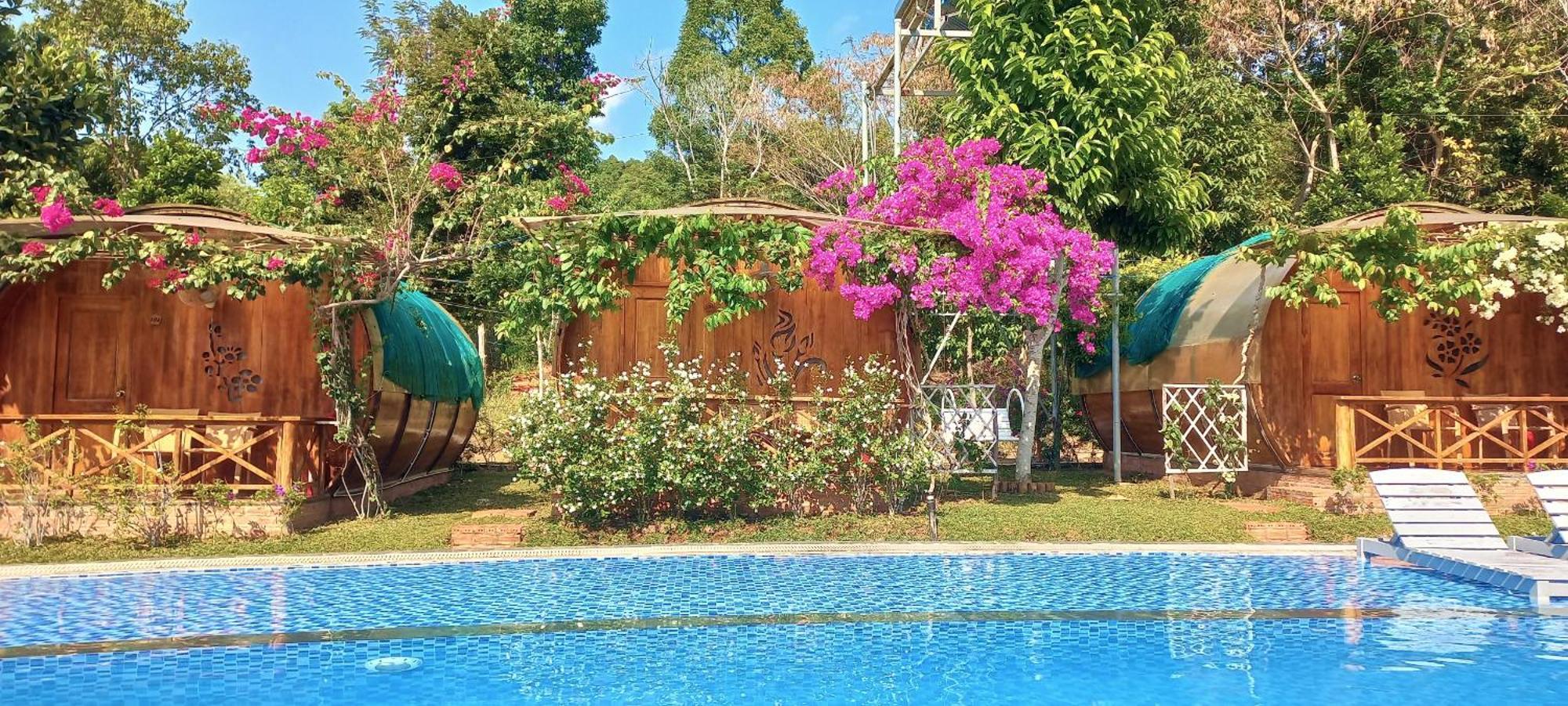 Phu Quoc Valley Sen Bungalow Exterior photo