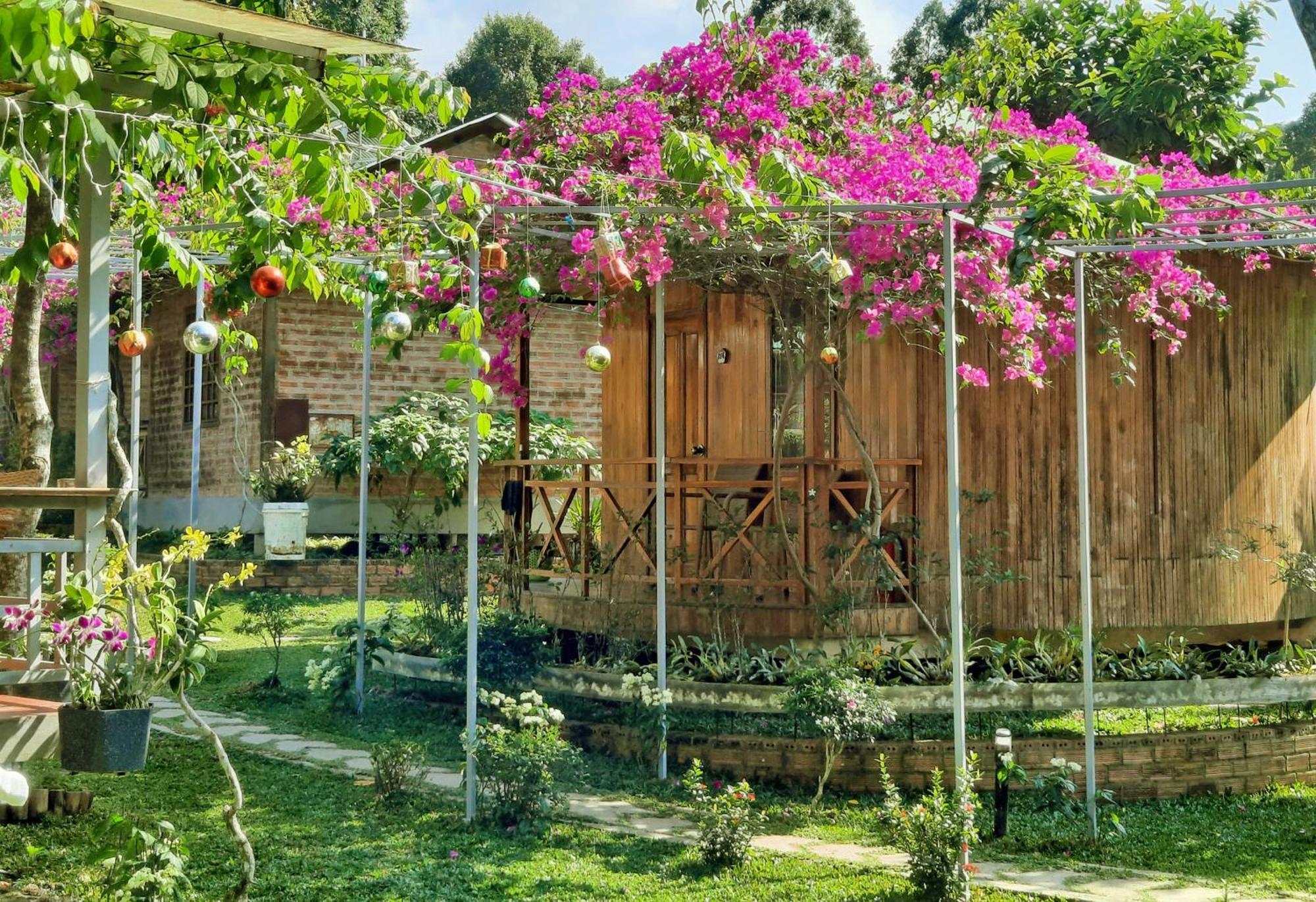 Phu Quoc Valley Sen Bungalow Exterior photo