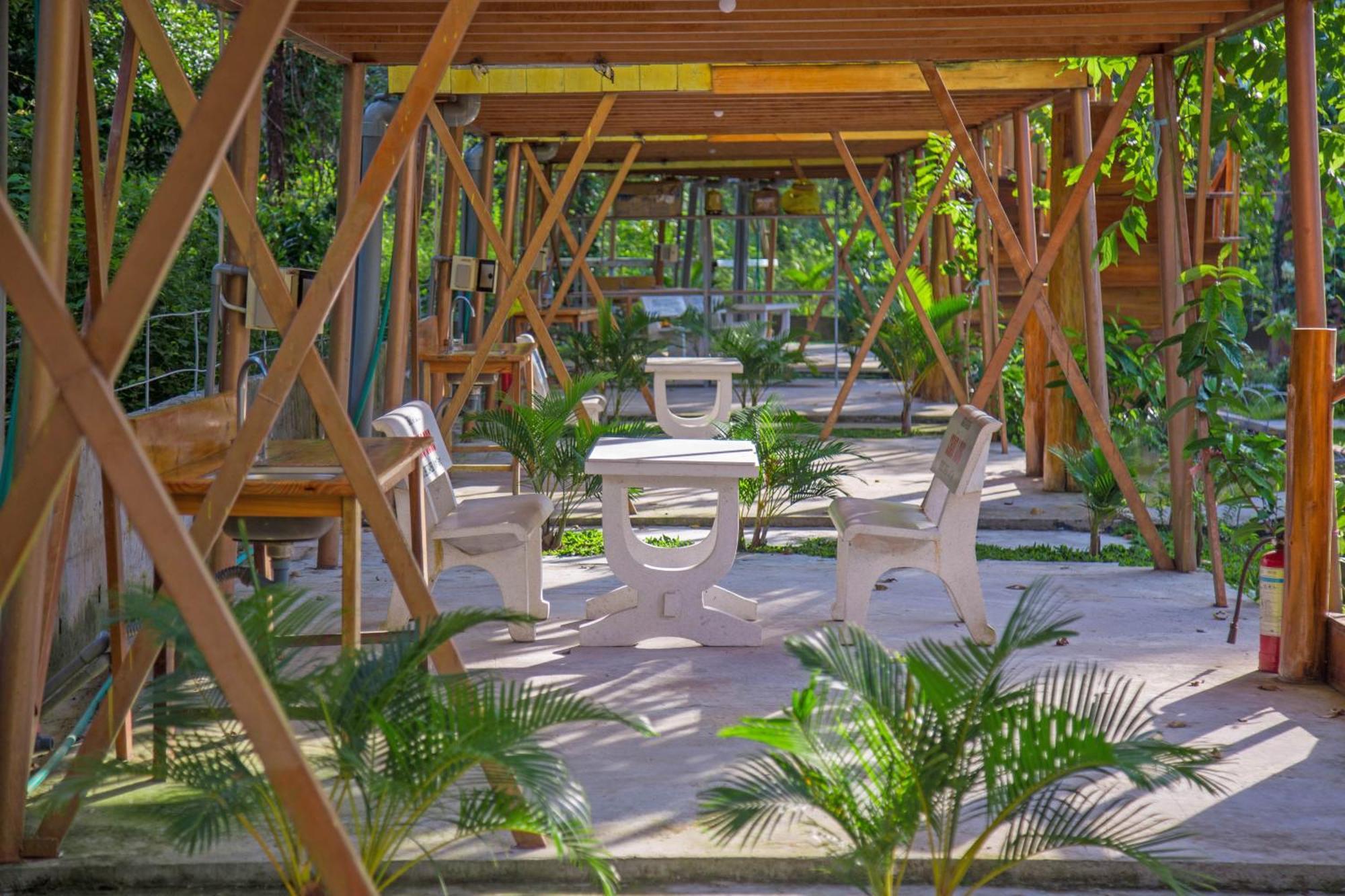 Phu Quoc Valley Sen Bungalow Exterior photo