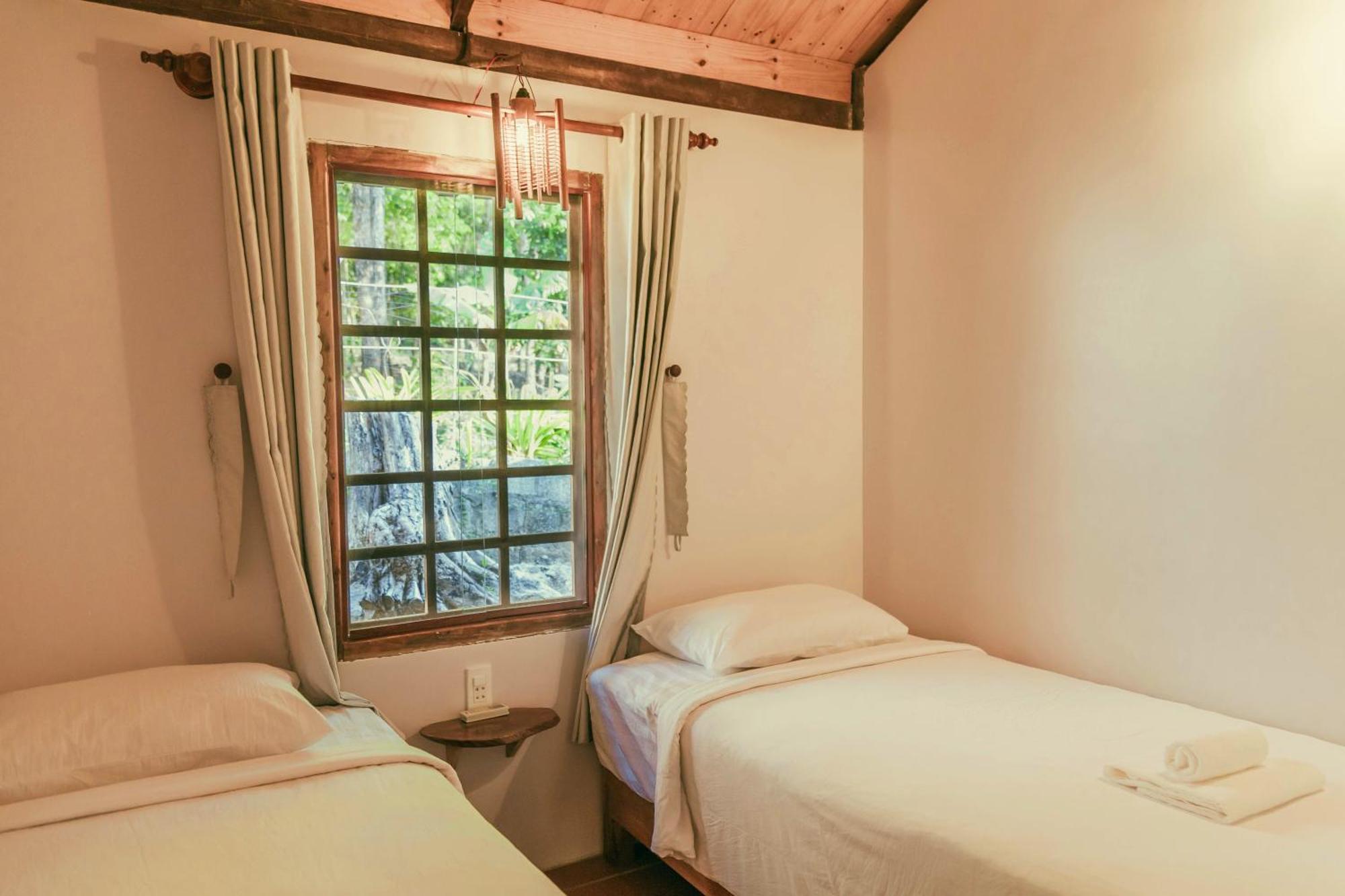 Phu Quoc Valley Sen Bungalow Room photo