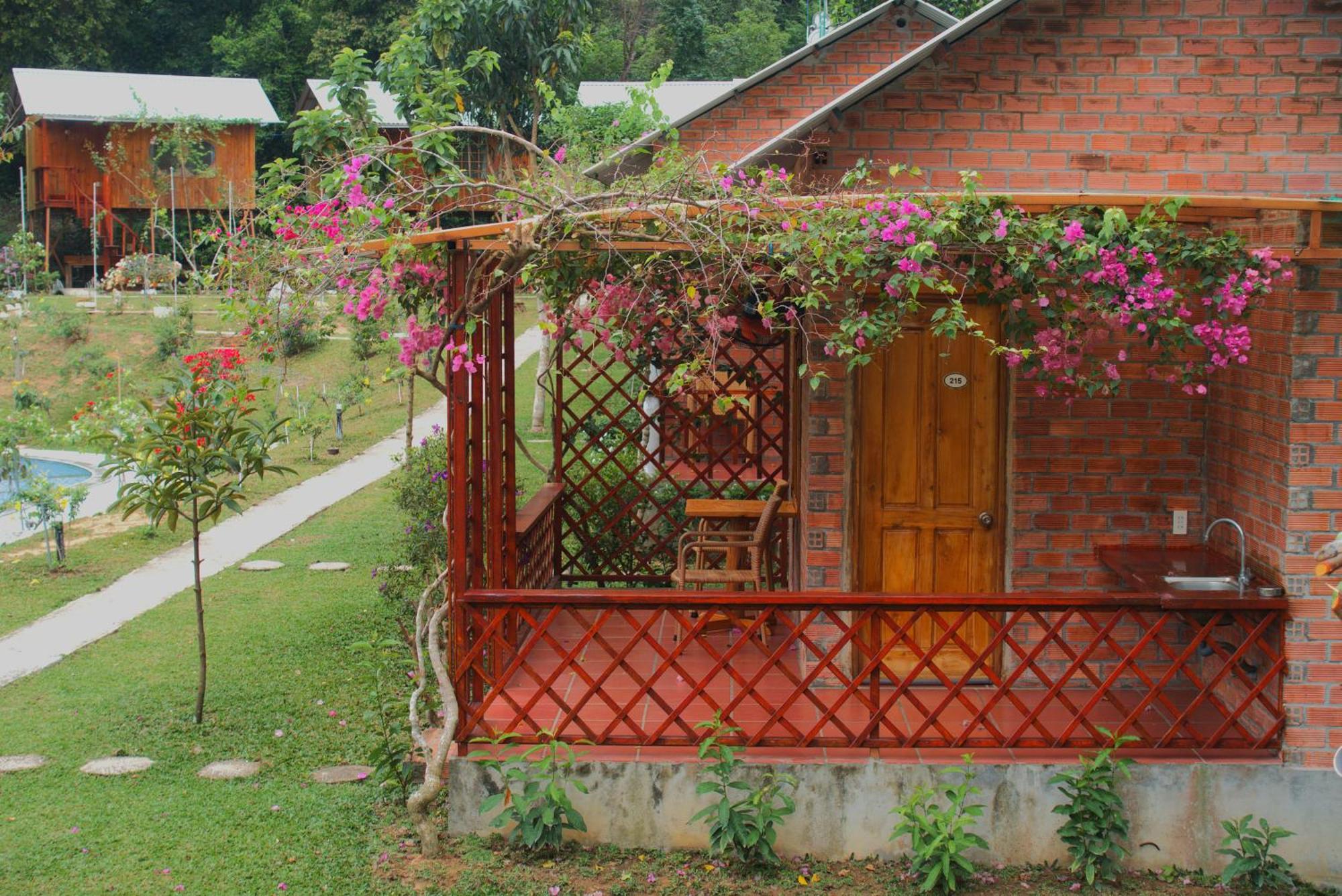 Phu Quoc Valley Sen Bungalow Exterior photo