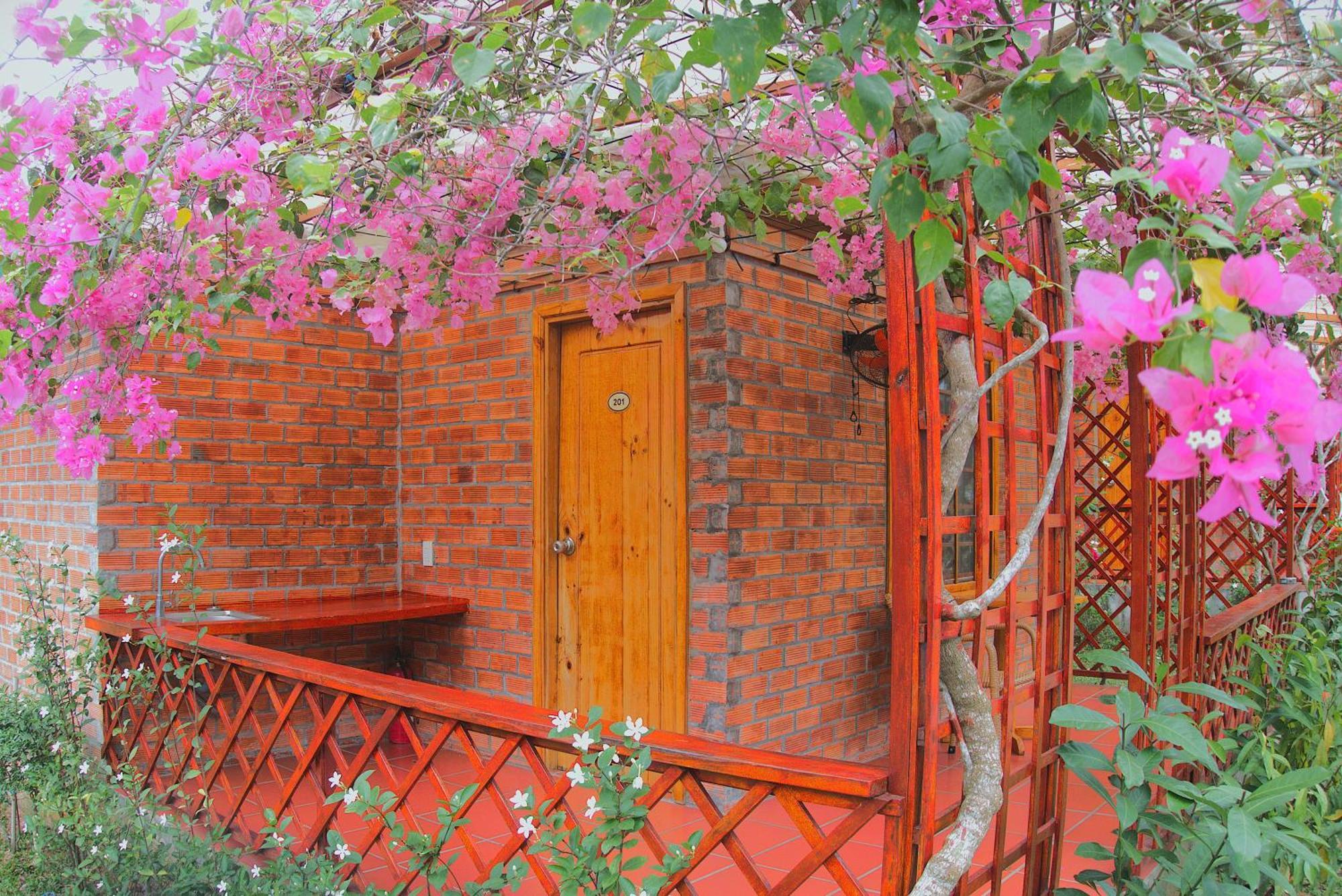 Phu Quoc Valley Sen Bungalow Exterior photo